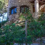 Casa Roca Vista A Unique Built On A Rock With Breathtaking Views Gérone